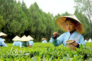 贝尔巴托夫：麦克托米奈配得上队长袖标，拉什福德应该向他学习